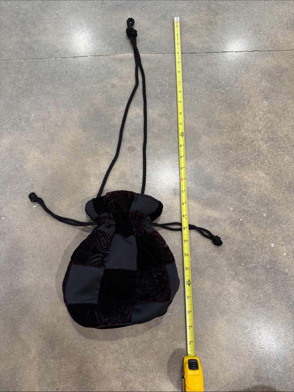 Patchwork Velvet Drawstring Mini Bag - Black - Picture 6 of 7